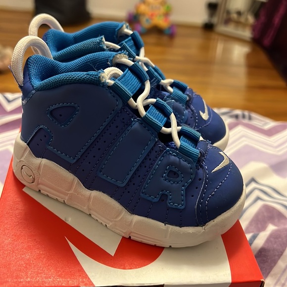 Toddler Nikes - Picture 2 of 4